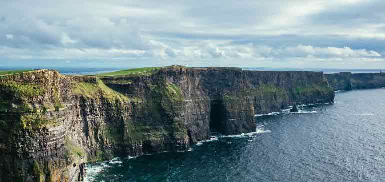 falaises de  Moher Irlande AVI assurance voyage routard