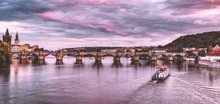 Prague croisière Vltava AVI assurance voyage Prague